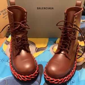 New Balenciaga boots whit dost bag
